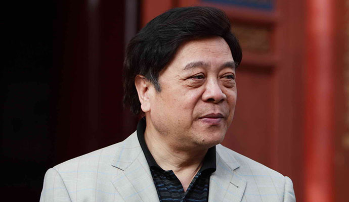 �������м������� ������ȫ�Ҹ���Ƭ