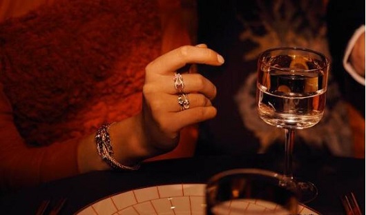 ���κ��������ݵ���ʲô���Ӿ�