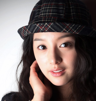 《继承者们》正在热播中,李敏镐饰演的金叹的未婚妻rachel刘是rs国际