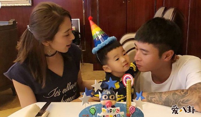 刘烨主持人个人资料老公 结婚生子一家照片