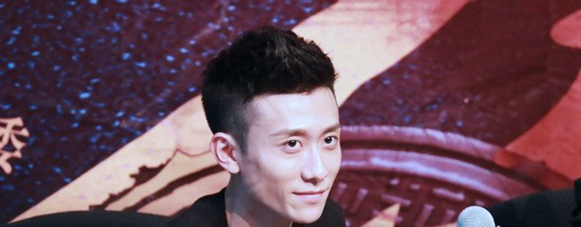 张一山杨紫狂吻照片 突然就这么大尺度
