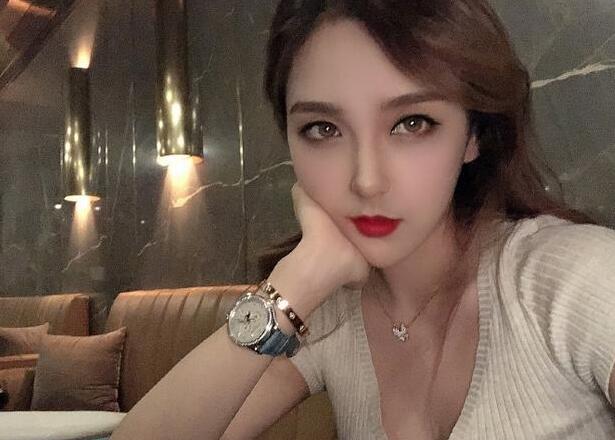 Ӣ�����˷���rita���� С��ɣ���߲���һ������