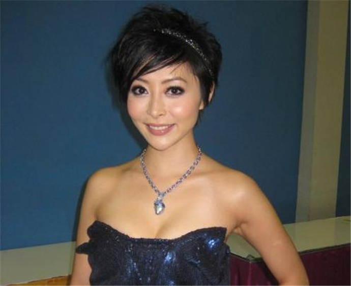 Ǯ��������ӯӯ��ô��һ��� Ǯ����������ӯӯ����