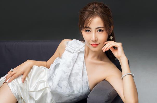李芯逸的老公是谁 李芯逸个人资料图片