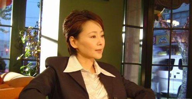 ��褽������ Ů����ƬҲ�漴���