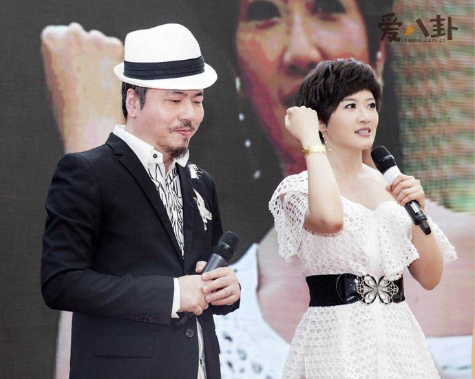 黄国伦的第一任妻子是谁?黄国伦寇乃馨结婚