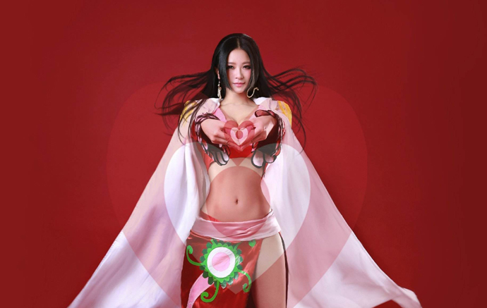 柯哲娴最新cosplay 野猪桃桃宝年龄多大了