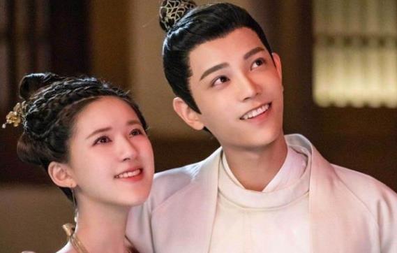 ��¶˼̸������������ ����������˭