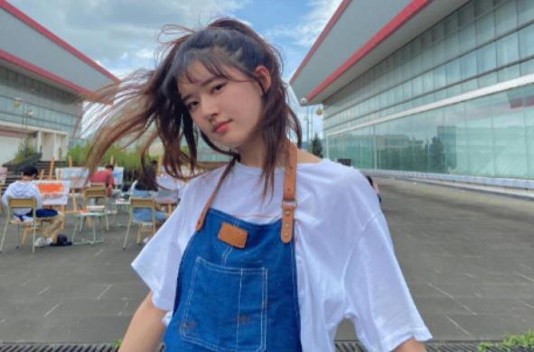 ��¶˼̸������������ ����������˭