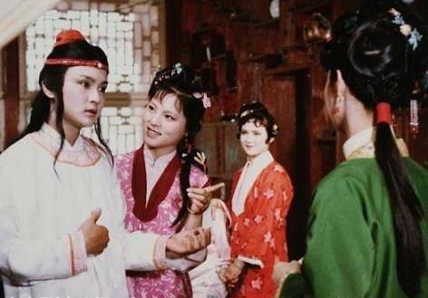 袭人是宝玉的通房吗 袭人跟宝玉这么久没怀过孕