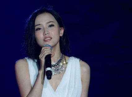 ���ٻʸ�������ͼƬ ���ٻ��ݵ����е�Ӱ