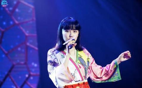 ���ٻʸ�������ͼƬ ���ٻ��ݵ����е�Ӱ