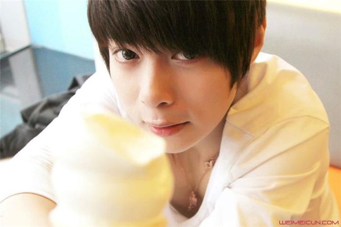 ��ɫ�����ڵ���Ƭ ��ɫ��Ϊʲô����