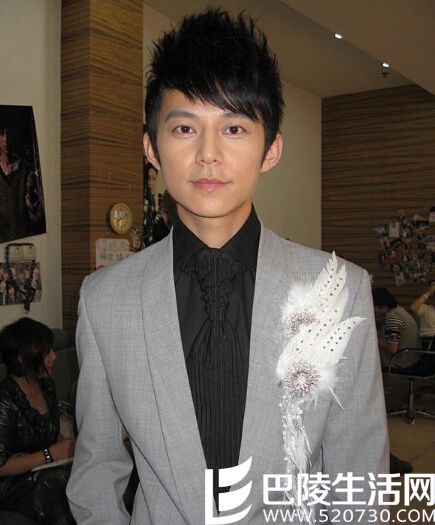 �����к�����������˭ ����һ�����ڵ���Ƭ