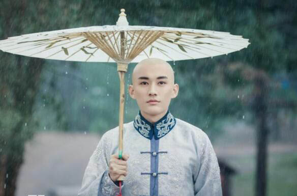 �����𼸸���Ů ������Ķ�����Ӧ���Ǻ�����