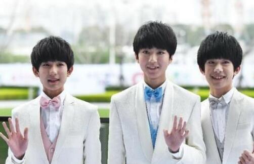 С����tfboys�ݳ�����һ��