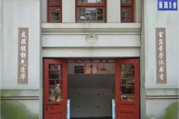 �����ܷ��ư� ����İ�������ʵ����