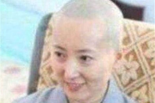 模特包海青出家的原因 包海青是胡兵的初恋