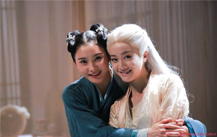 �׷�����Ů����˭˯���ڼ��� �׷�����Ϊʲô�׷���