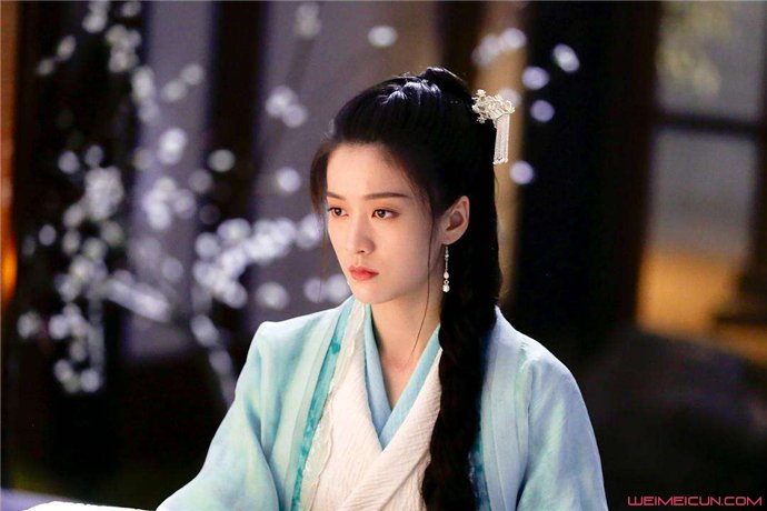 �׷�����Ů����˭˯���ڼ��� �׷�����Ϊʲô�׷���