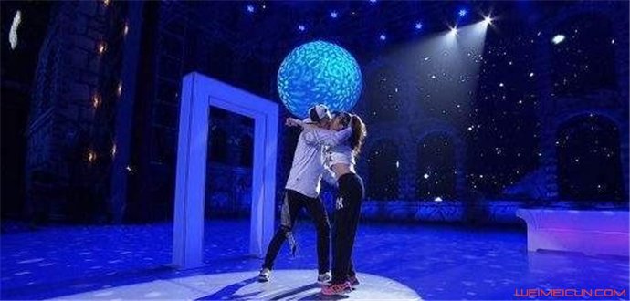 杨文昊和叶秋欣的关系 舞台激吻拥抱是情侣吗