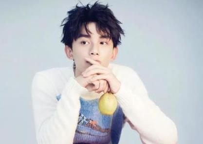 ������Ů�������� ���ں����������Ů��Ա