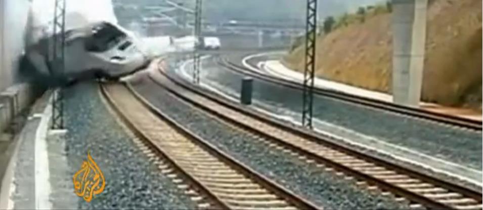 实拍火车脱轨事故惊人一幕 火车为什么一般不会脱轨