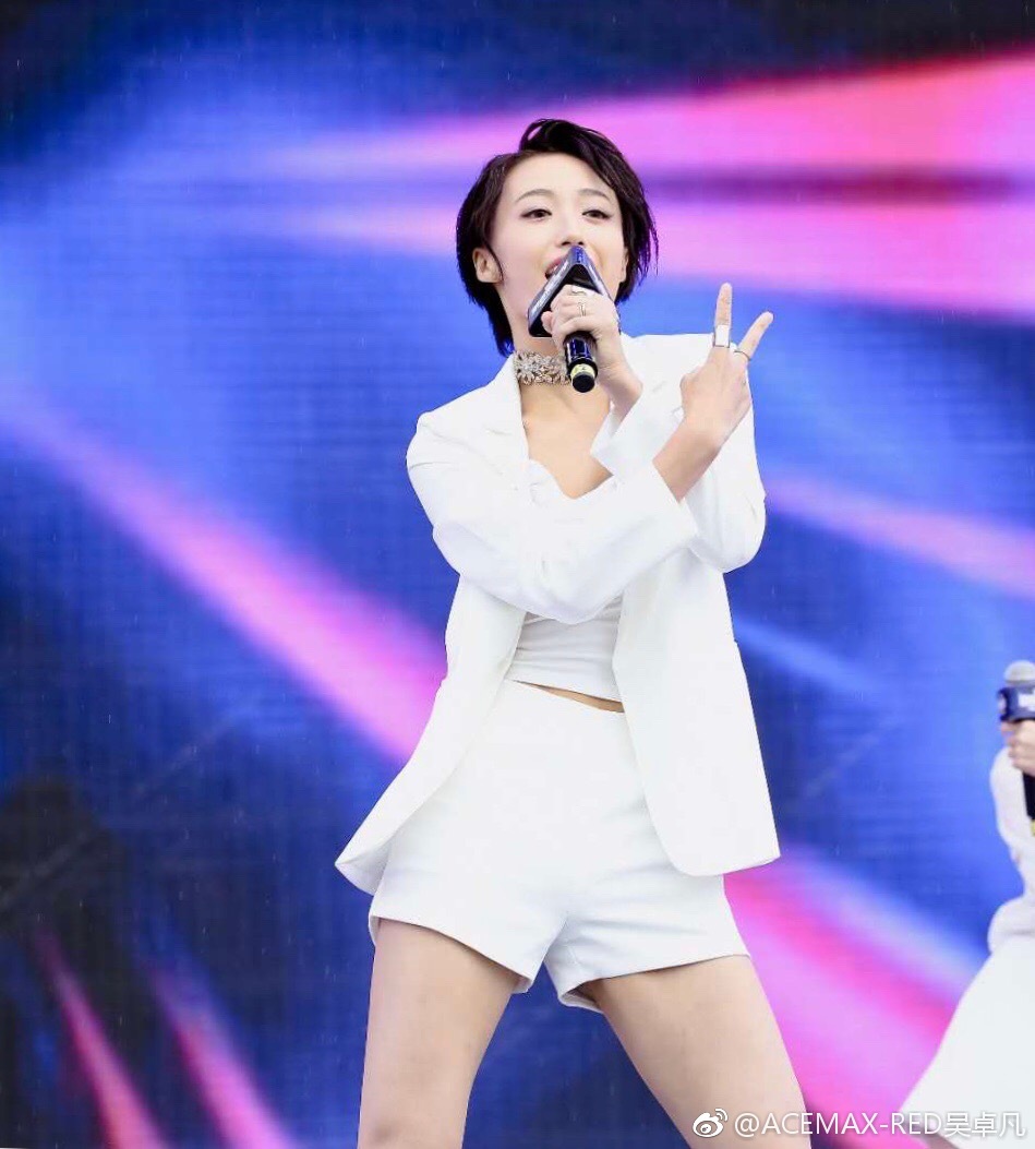 吴卓凡和吴亦凡啥关系 吴卓凡毕业于那个学校