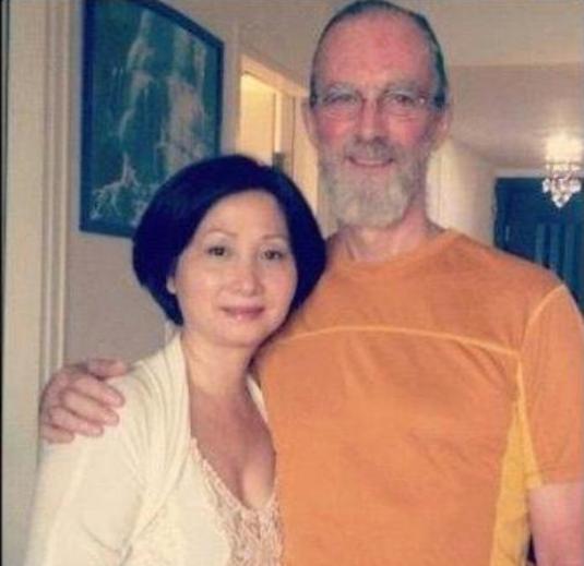 卢靖姗是几国混血 她爸爸妈妈照片资料来了