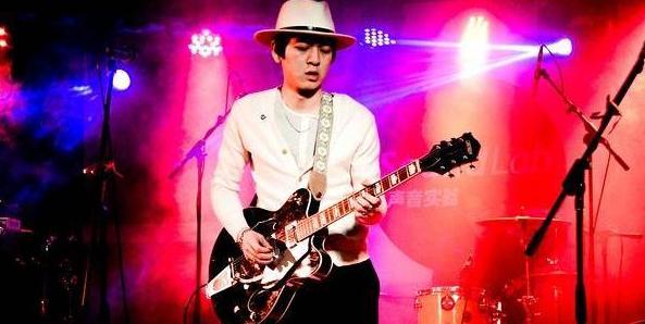 ����school�ư��¼� ���ֶӵľưɽ�ʲôschool