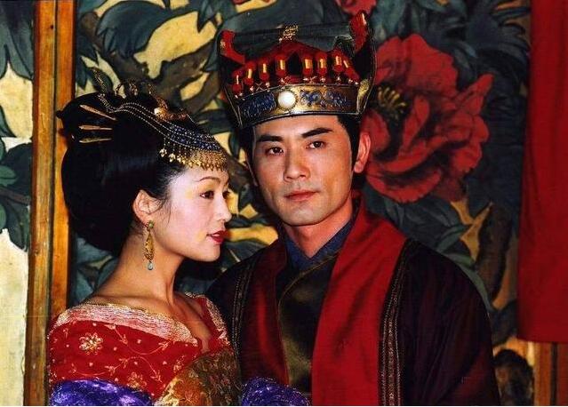 ���Ĭu���ڵ�������˭ ���Ĭuϲ�����º���