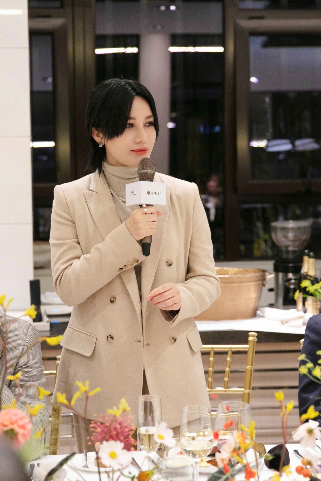 �������˭ ������Ǻڽ���ϰ�