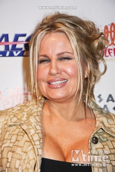 詹妮佛库里奇为什么胸大 年轻时候的身材照片