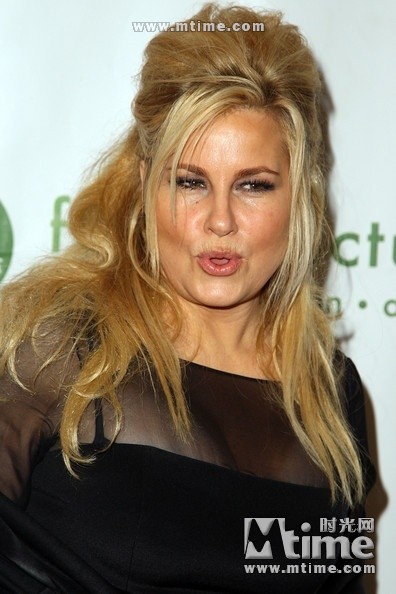 詹妮佛库里奇为什么胸大 年轻时候的身材照片