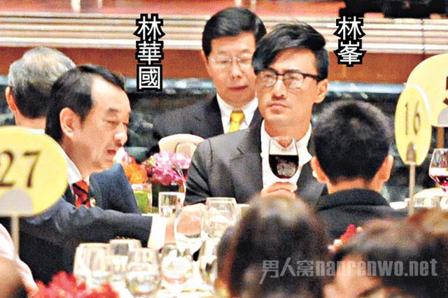 �ַ��������׸��Ķ��� �ַ������Ŵ�ѧ����Ƭ