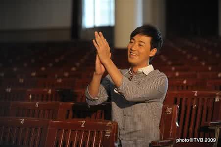 �ַ��������׸��Ķ��� �ַ������Ŵ�ѧ����Ƭ