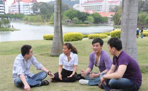 �ַ��������׸��Ķ��� �ַ������Ŵ�ѧ����Ƭ