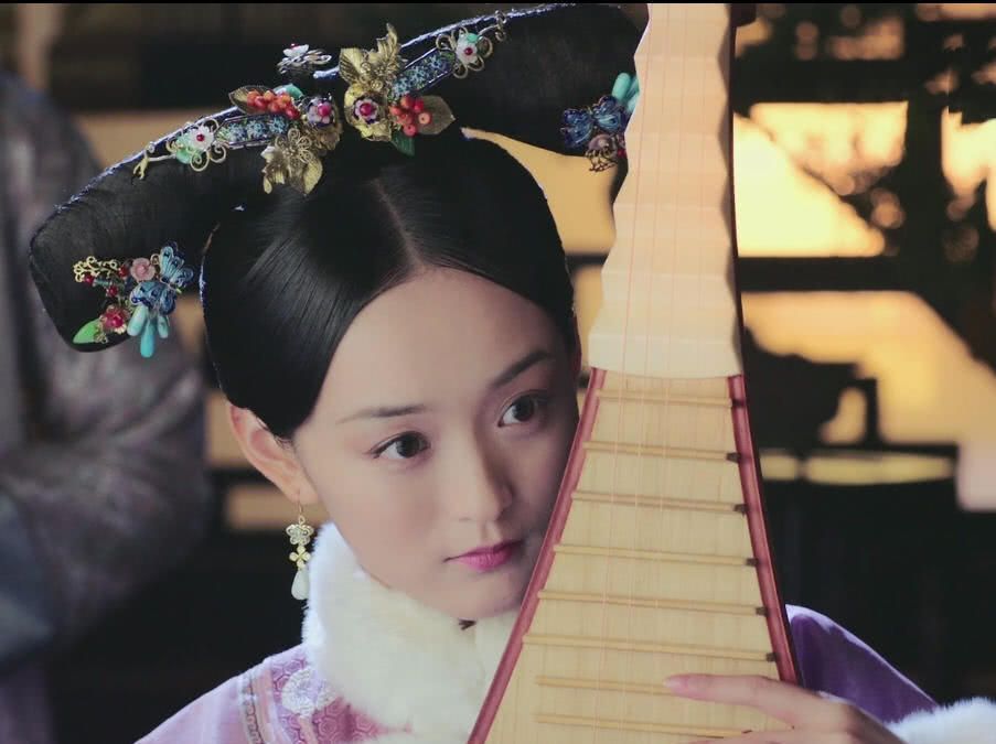 在《如懿传》中她饰演的白蕊姬是一个善弹琵琶的江南女子,因为她在该