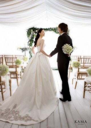 具滋哲现在的妻子照片 具滋哲赛场踢人事件如何解释