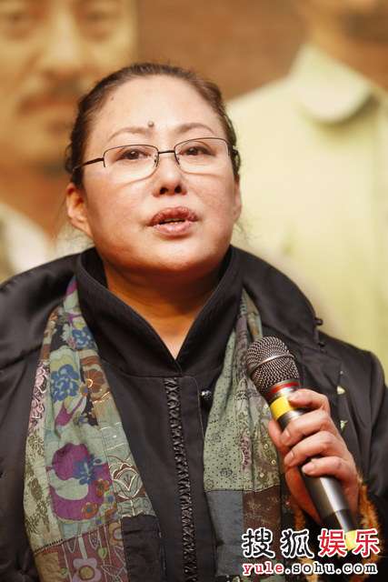 ˹�ٸ���Ϊʲô����ʿ���� С˹�ٸ��޸�˹�ٸ�����ʲô��ϵ