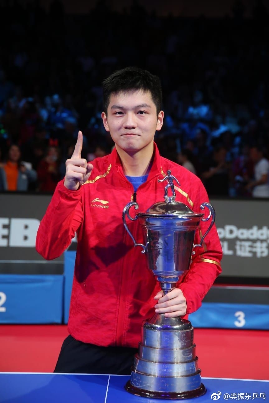 ���񶫼Һ�������� ���ڷ����ж���Ǯ