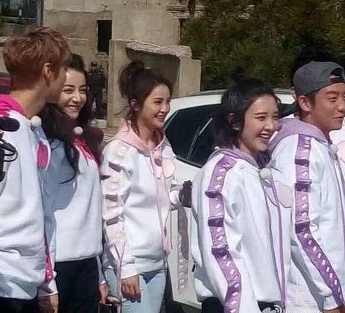 ¹�ϵ����Ȱ�ǣ�ֹ������� ¹����Ů���ѻ��к���