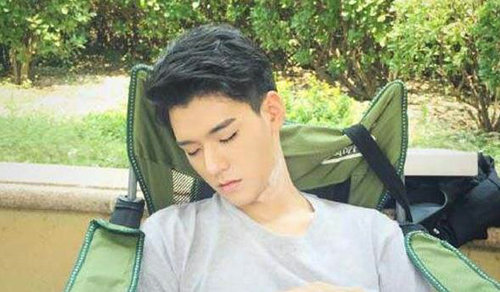 �����μӱ��μ�����һ�� ��Ů������Ƭʲô��