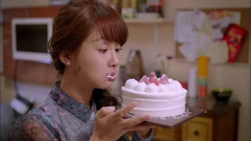 ��ӨӨ�Ͱ�����˯���� ��ӨӨΪʲô���Ǵ�Ů