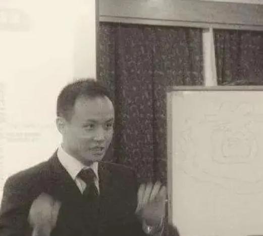 �ּ���ͷ������Ƭʲô�� ���м�������