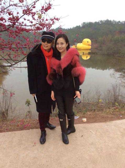 ��¶¶���ں�˭������� ��¶¶�Ǹ�ʲô������