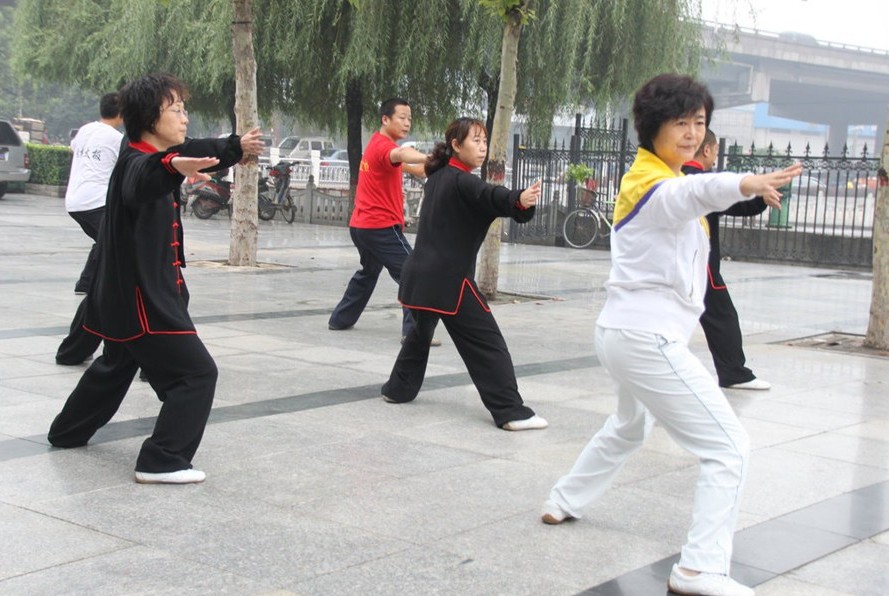 �Ʒ�ͽ��˵�������� �Ʒ�̫��ȭ��Ц