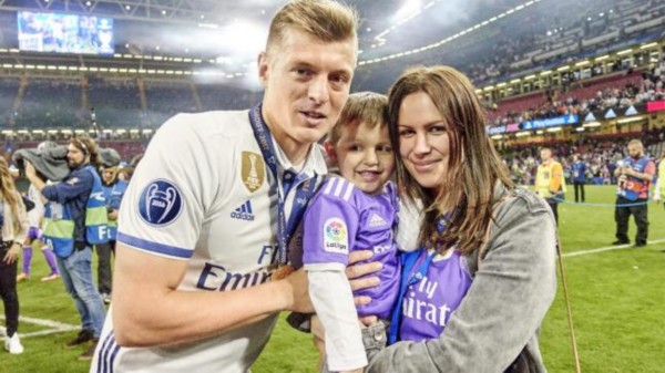 克罗斯被人叫阿宽的由来 克罗斯和厄齐尔谁厉害