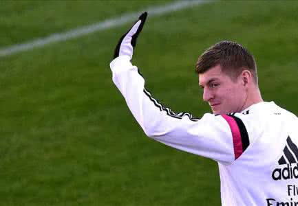 克罗斯被人叫阿宽的由来 克罗斯和厄齐尔谁厉害