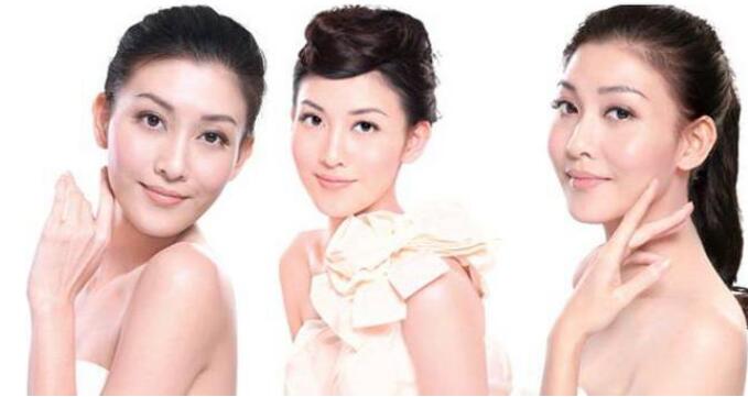 李彩桦和应采儿好像对比图 李彩桦在香港哪卖衣服为生